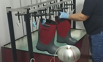 certificado de ensayos o pruebas eléctricas de botas dieléctricos o aislantes ASTM F711 (15 kV – 20 kV) y ASTM F2412 (18 kV), laboratorio acreditado por inacal lima perú ensayos de rigidez dieléctrica